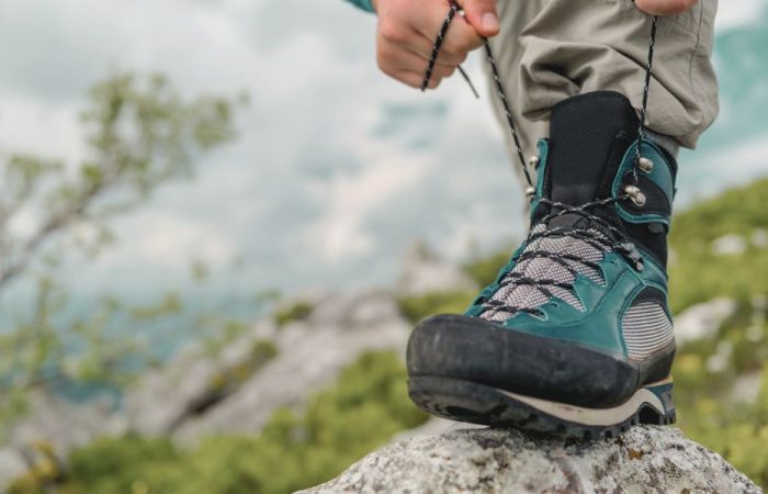 Accounting hiking shoe