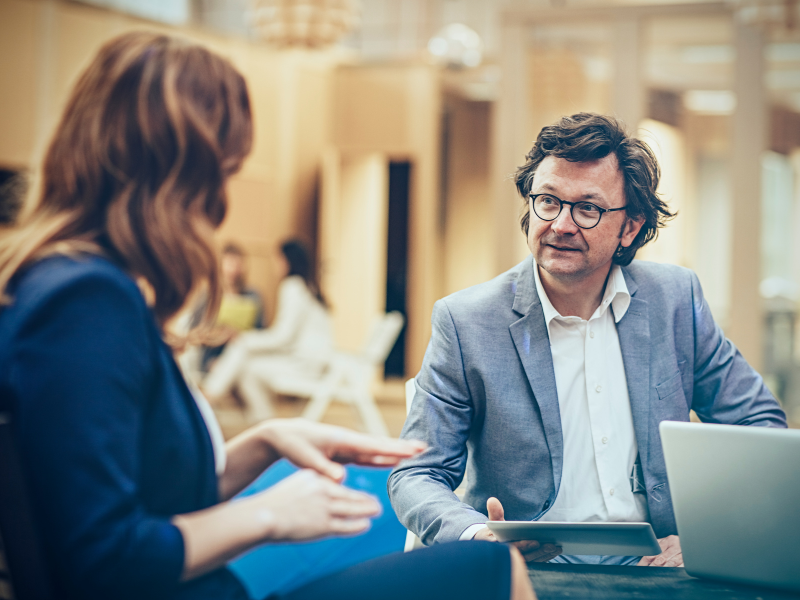 Expert guiding a startup founder through business wind-down.